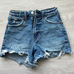 Abercrombie & Fitch 90’s relaxed cutoff short high rise